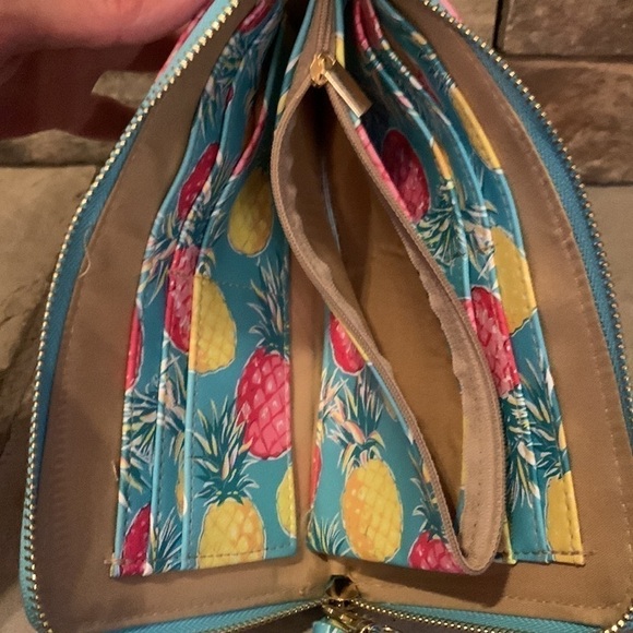SIMPLY Southern pineapple wristlet - Picture 5 of 5